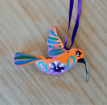 Cargar imagen en el visor de la galería, Colibrí pintado a mano
