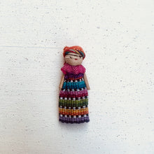Cargar imagen en el visor de la galería, Muñeca quitapenas