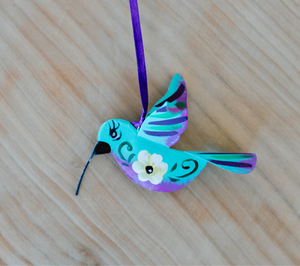 Colibrí pintado a mano