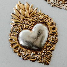 Cargar imagen en el visor de la galería, Corazón plateado 