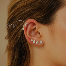 Cargar imagen en el visor de la galería, Ear cuff con dijes