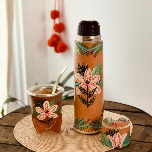 Juego de mate y termo pintados a mano