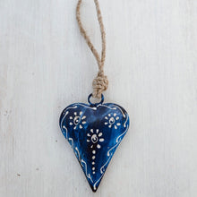 Cargar imagen en el visor de la galería, Corazones de chapa mini
